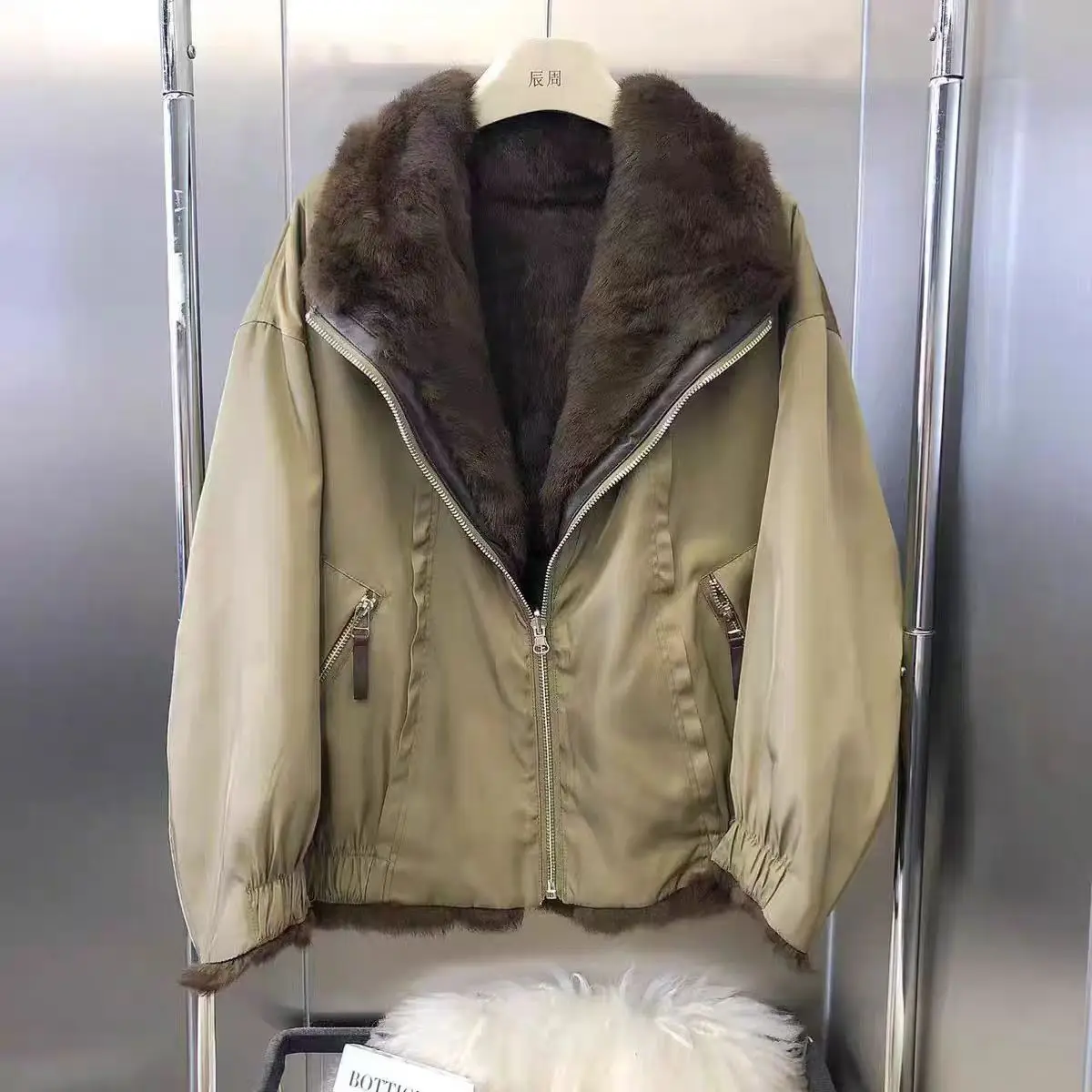 

Women's jacket Natural Real Fur Coat Winter Down Jacket Warm Elegant Women Outerwear 2025 New Parker Arrivals Coats Jackets