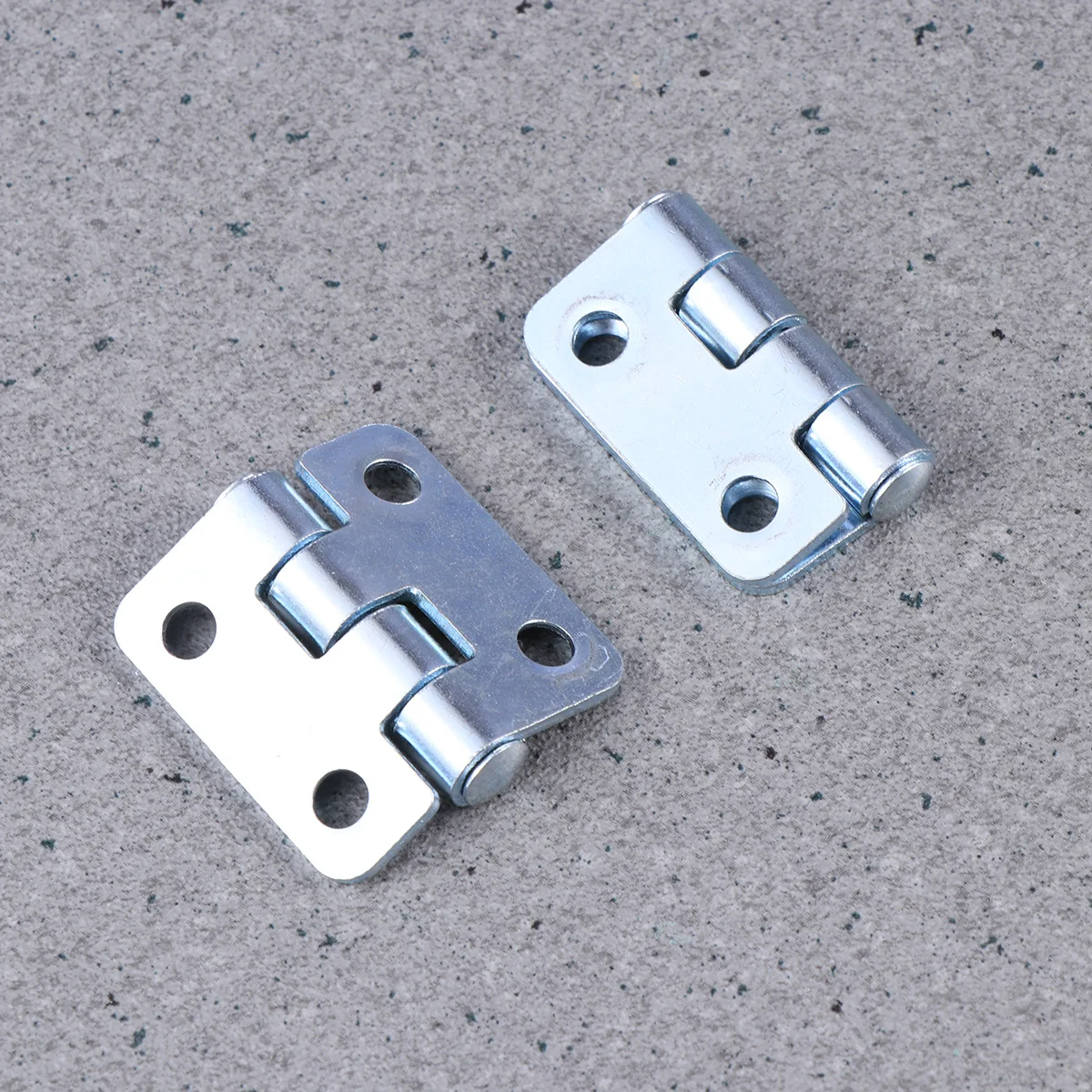 

2Pcs Carbon Steel Self Closing Door Hinges Durable Compact Spring Hinge Smooth Mute Action Furniture Fittings