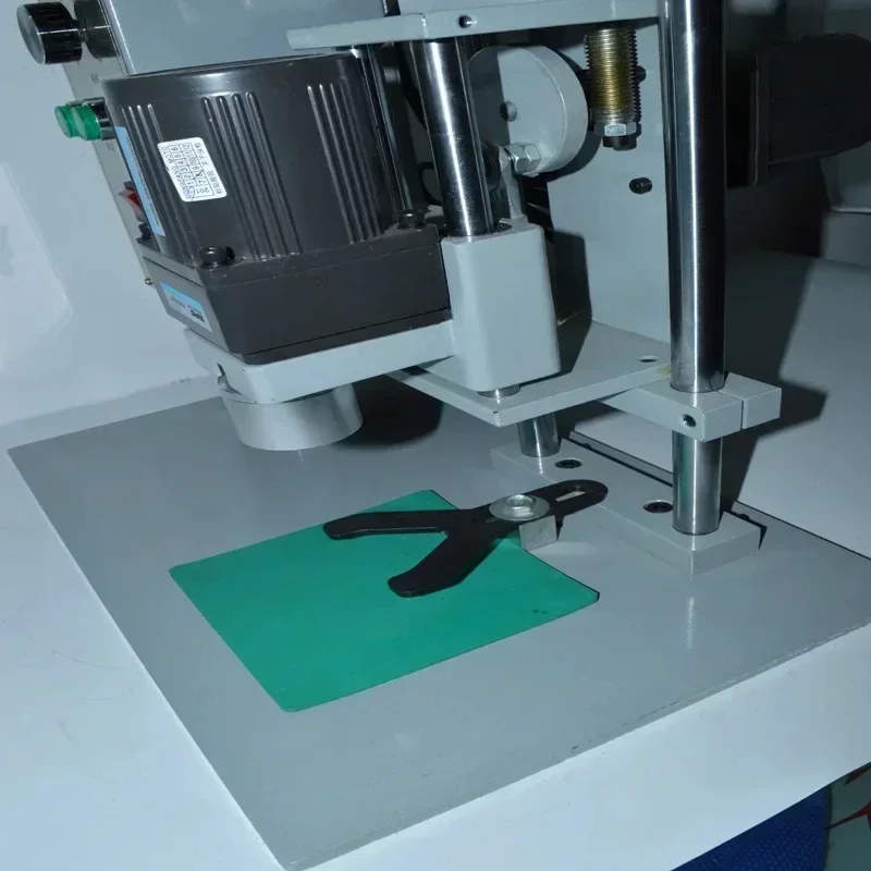 ممتاز أعلى جودة المبيعات الساخنة DDX-450 سطح المكتب التلقائي آلة تغطية الزجاجات الكهربائية ، السد قطر 10-50 مللي متر غطاء الشد م #4