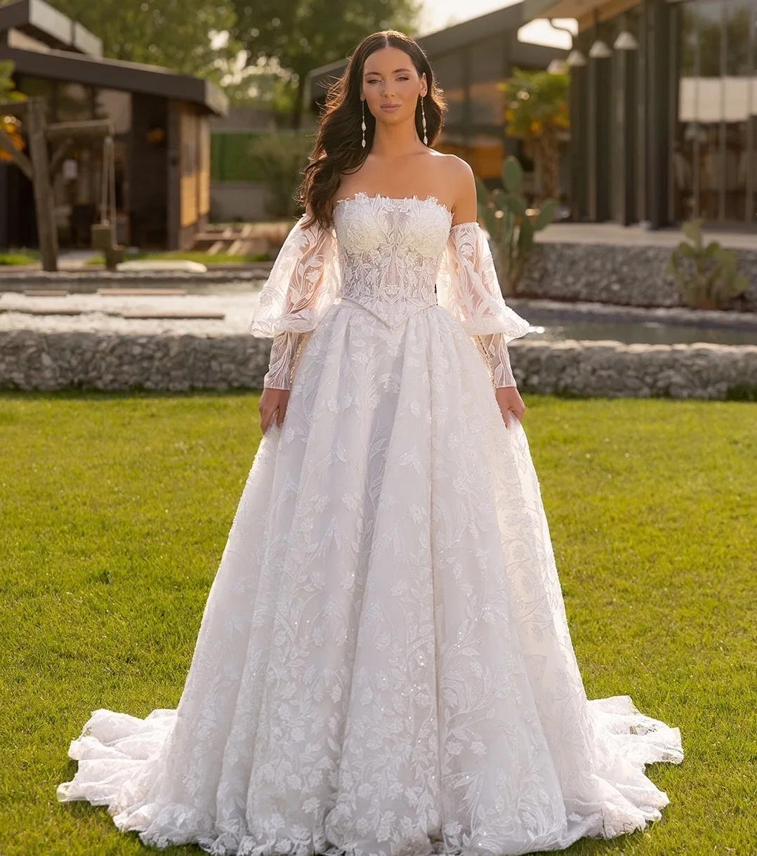 Customized Fancy Strapless Wedding Dresses for Mariages Long Puff Detachable Sleeves with Appliques Sweep Train Robe