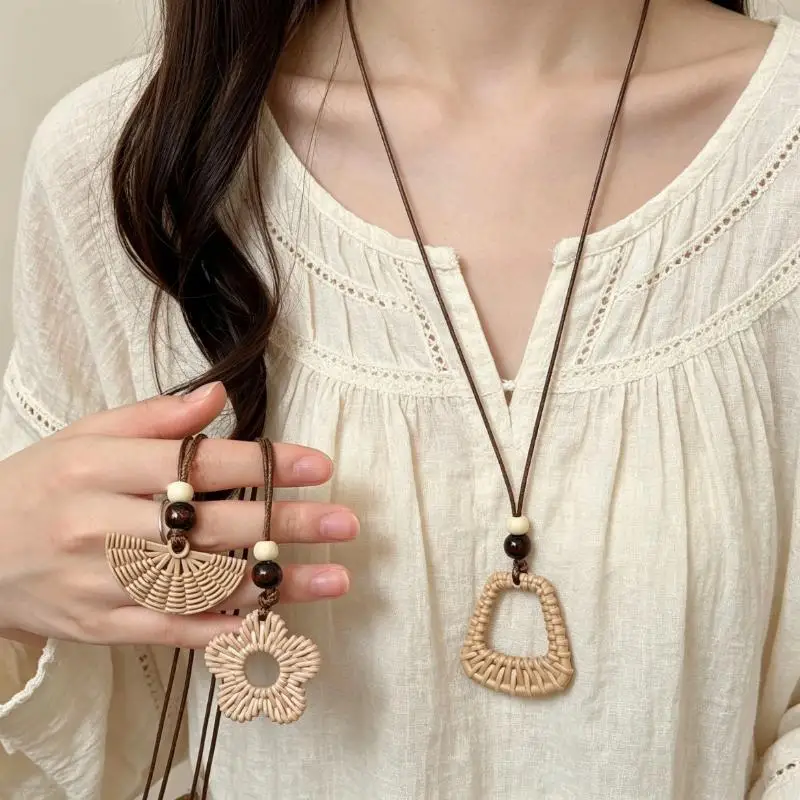 Pendant Necklace Imitation Rattan Weaving Flower Fan Shaped Retro Stylish Non-fading Jewelry for Women Party Dating Wear