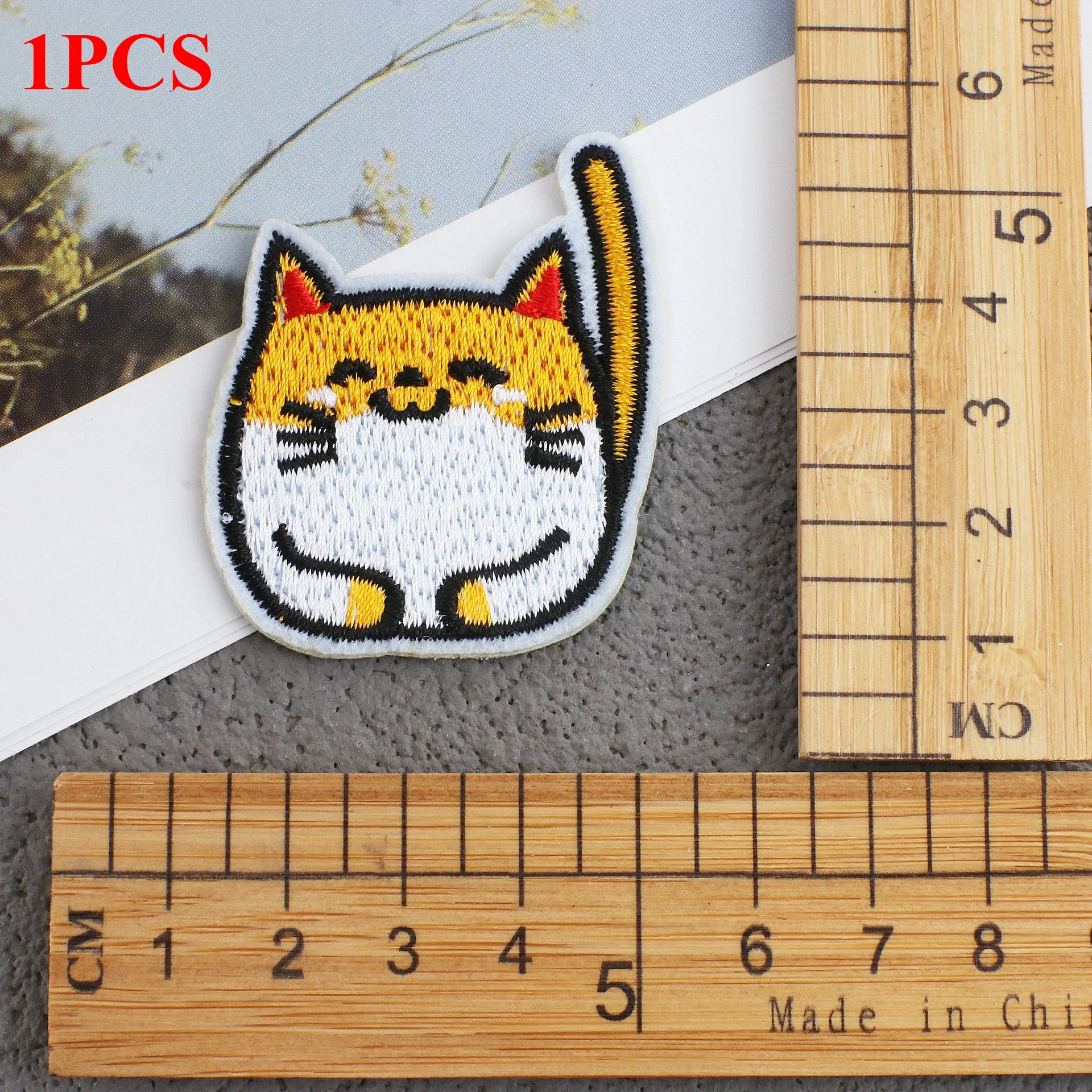Cute Cat Family Embroidery Patch Sticker Iron on Shell Stitching Label DIY Shoe Hat Bag Cartoon Flower Cat Embroidery Sticker