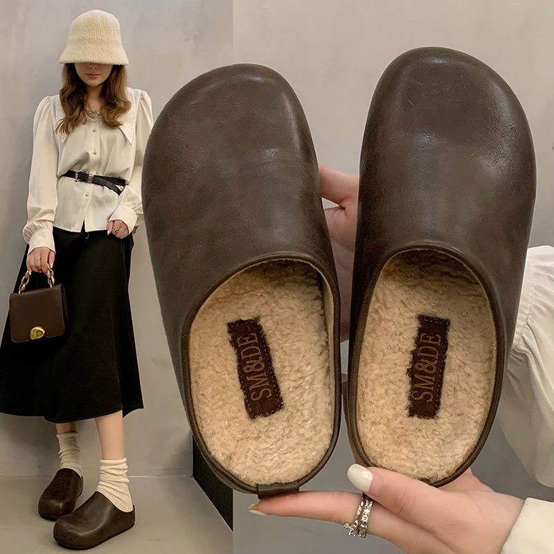 

2025 Winter New Style Warm Fleece Leather Soft-Surface Slippers, Head-Encircling Casual Outerwear Cotton Slippers
