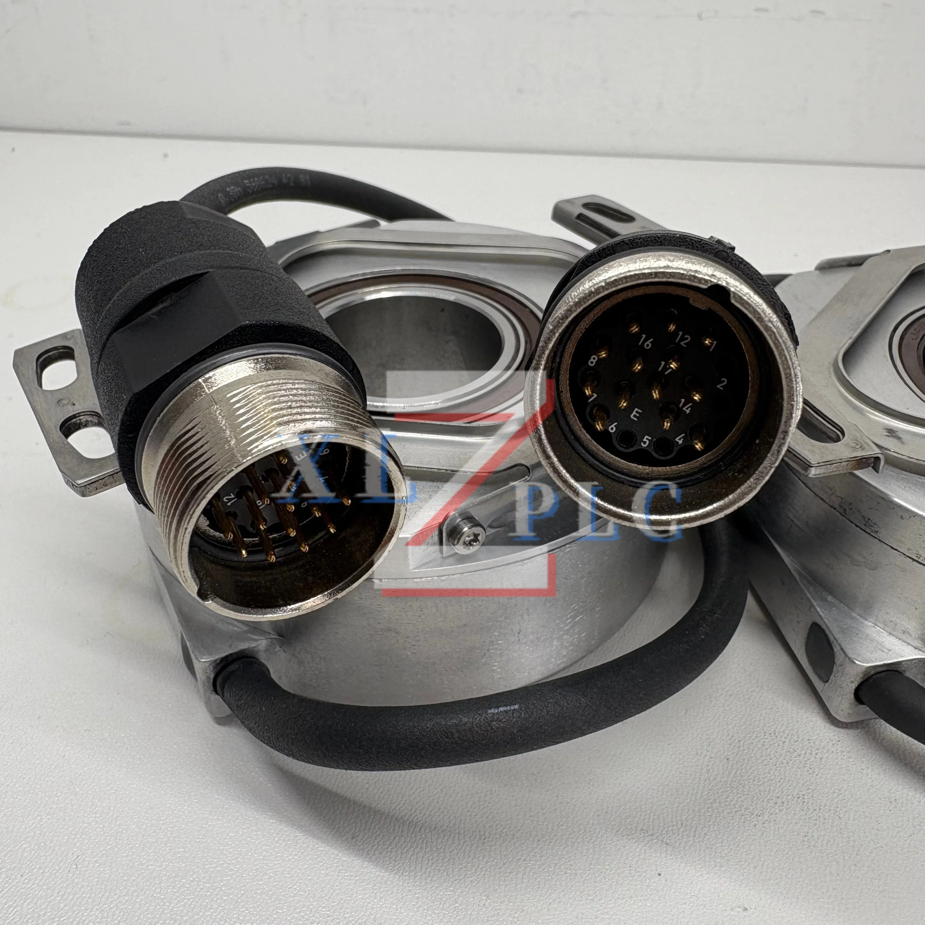 Б/у энкодер ECN 113 2048 03S17-58 810800-24