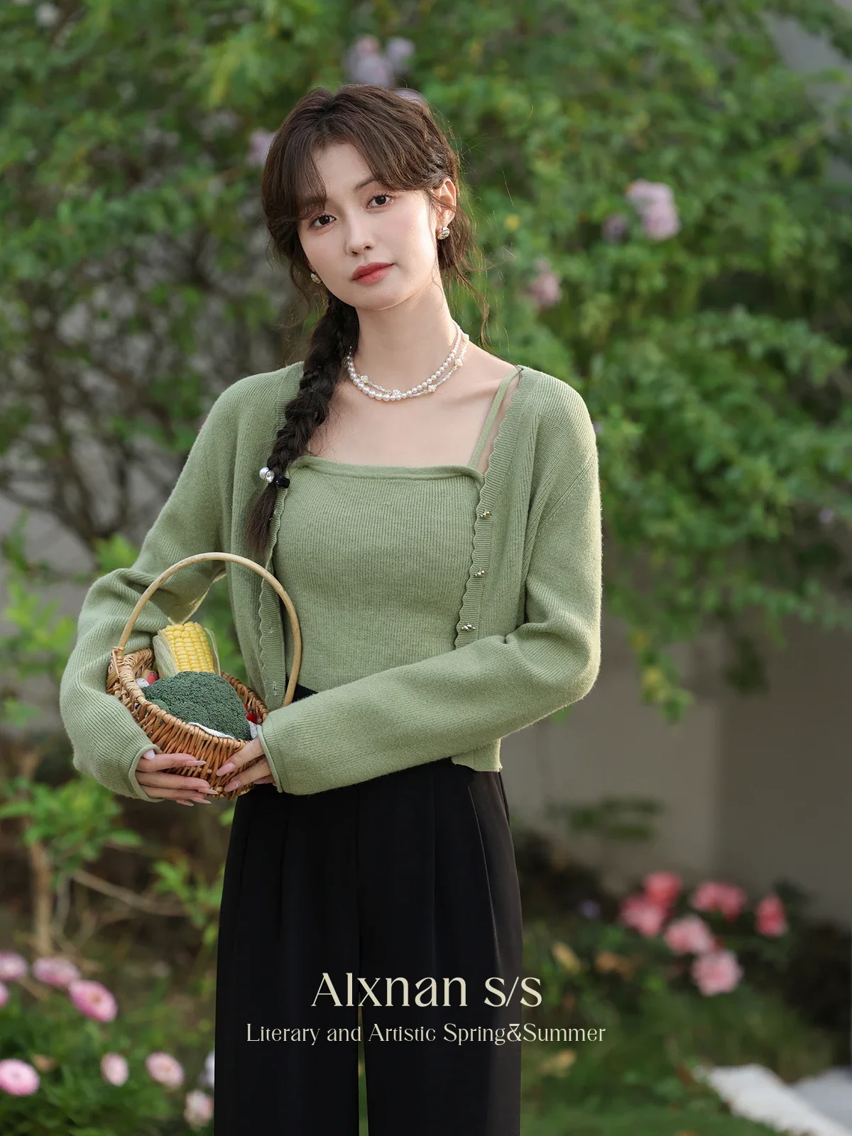 

ALXNAN Women's Green Fresh Cardigan V-neck Long Sleeve Single Breasted 2024 Fall Female Cropped Knit Tops Sold Separately L33895