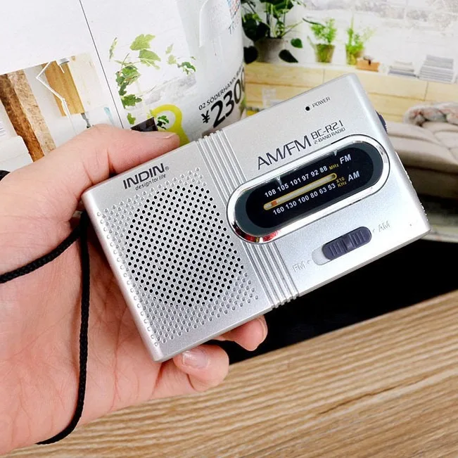 

Built-in Speaker with a Standard 3.5MM Headphones Handheld Lightweight Ultra Thin BC-R21 Portable AM FM Radio Receiver Player