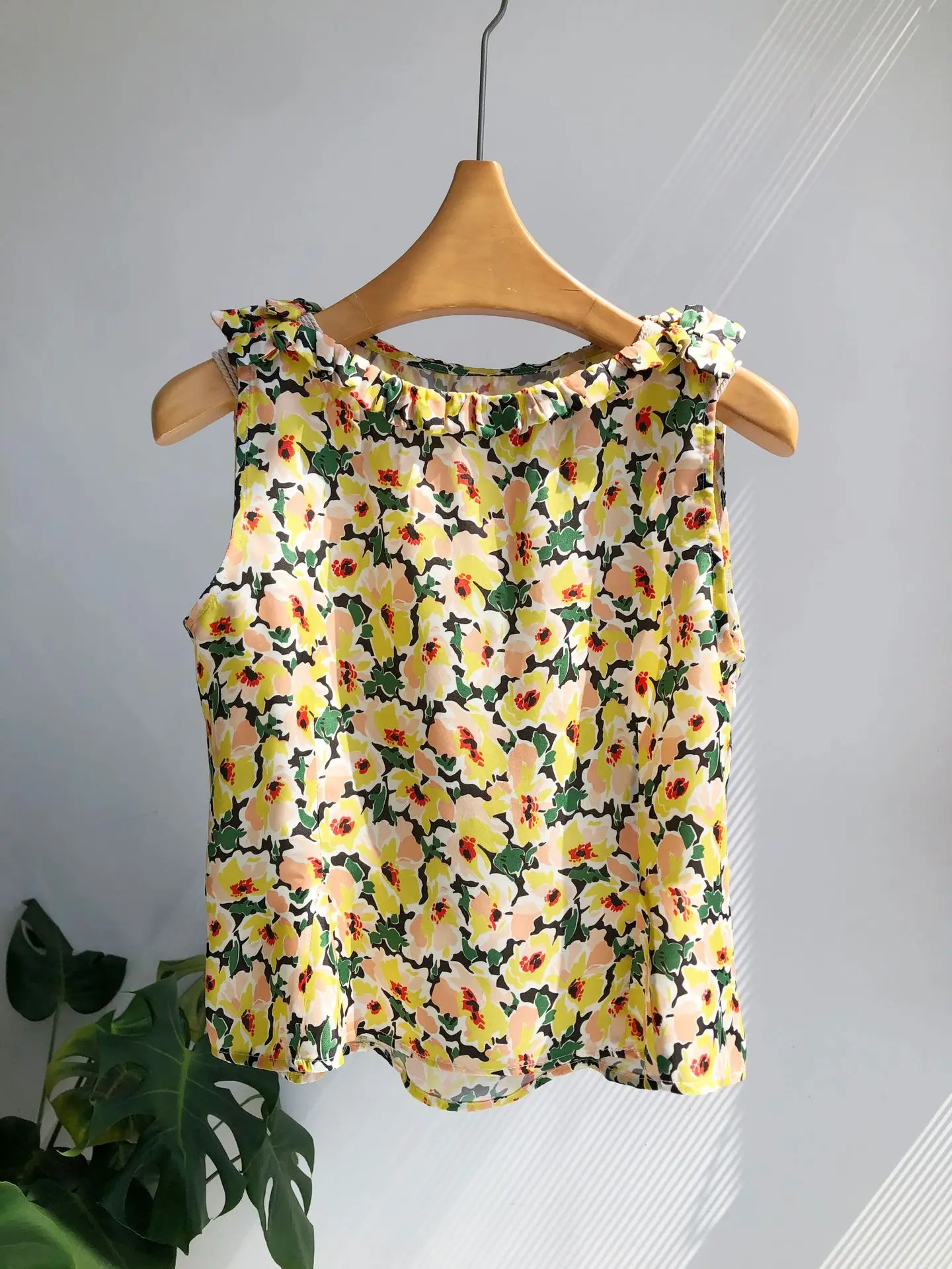 

Women Yellow Flower Print Tank Tops Ruffles Stitching O-Neck Sleeveless Fashion Slim Vest