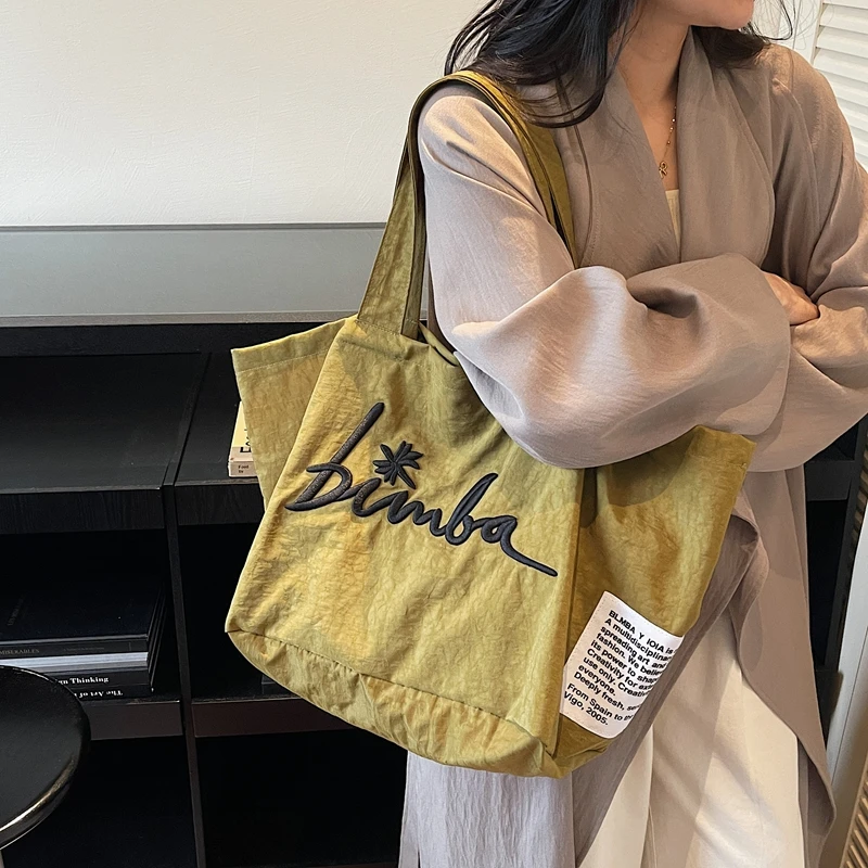 Bolsa de Lona de an Capacidad para Mujer, Nueva Bolsa de Cras Casual Bordada de Alta Gama 2025, Estilo Mamá, Bolsa de Viaje