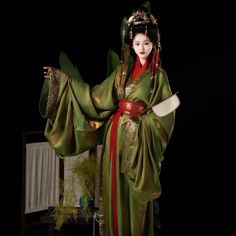 

Hanfu Warring States Robe Restoration Red and Green Brocade Double Layer Spring, Autumn and Winter Daily Photography