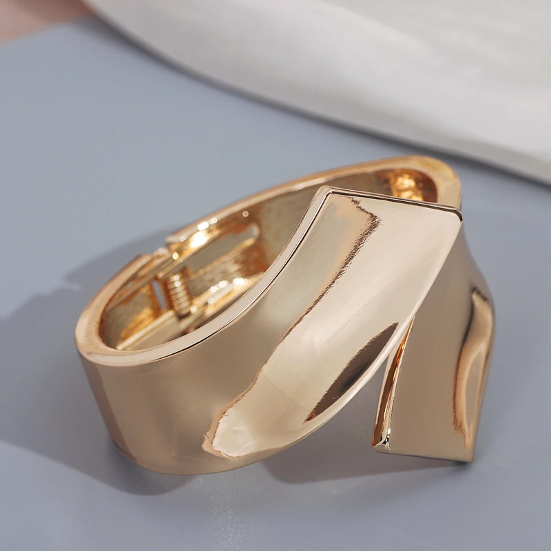 2024 Trendy Simple Wide Cuff Bracelet & Bangle For Women Minimalist Alloy Chunky Big Bracelets Fashion Party Jewelry Accessories