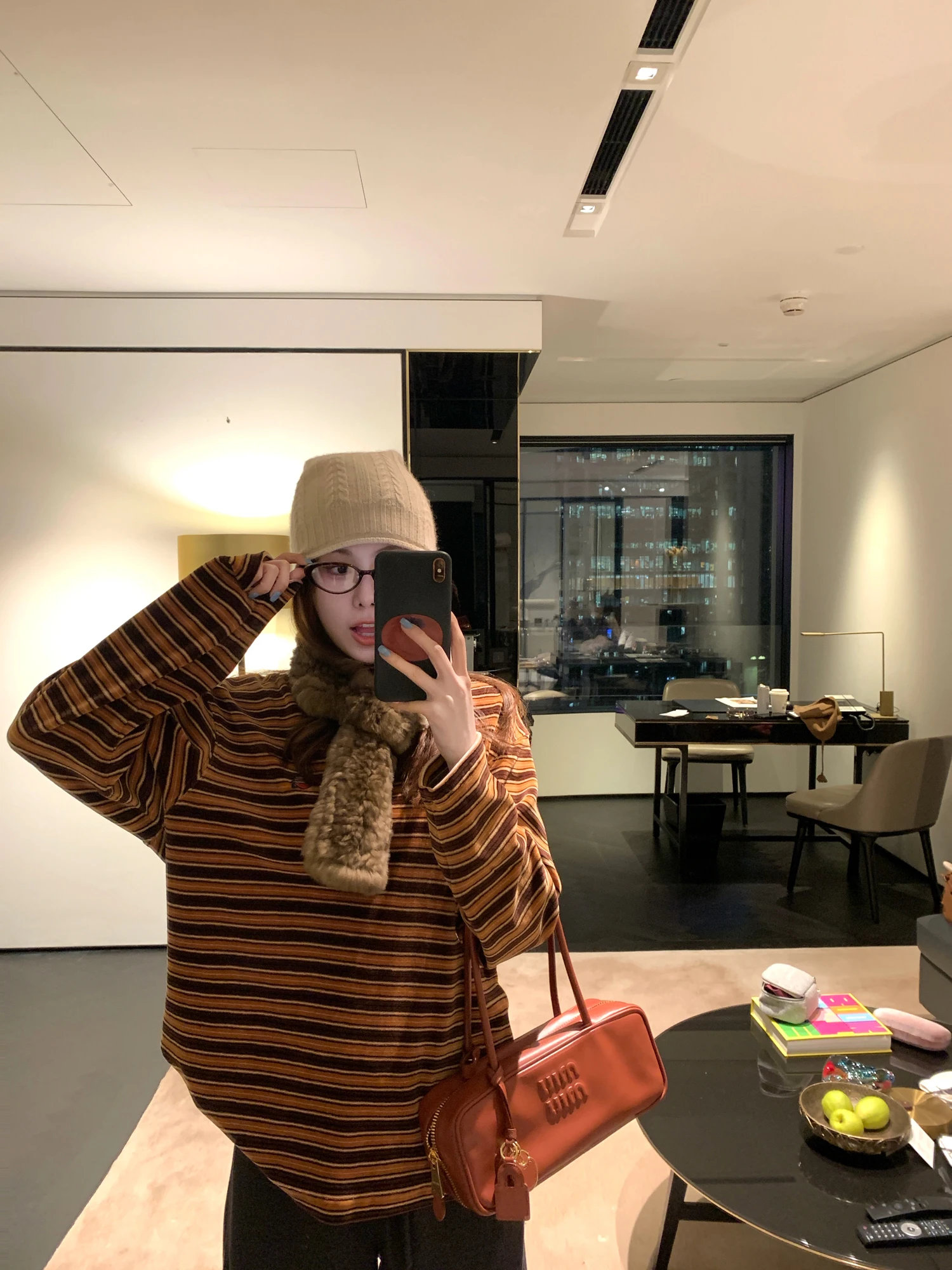 

Realzz Official Velvet Warm Feel Sweatirt Striped Long Sve round Ne Regular Fit Vintage Sle Men Women Universal