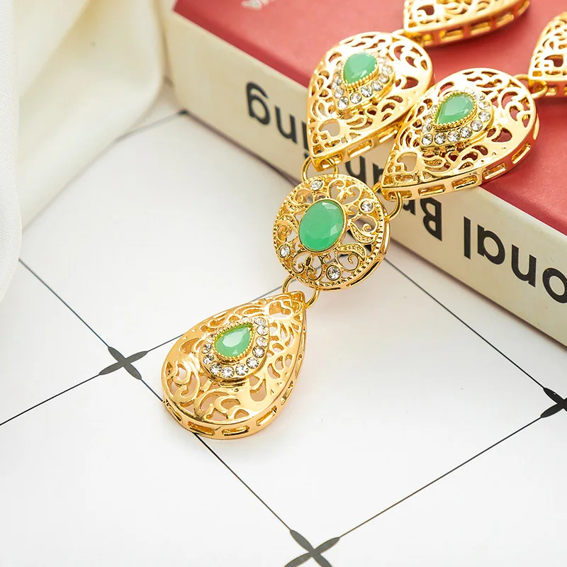 

Gold Filigree Green Gem Jewelry Set Exquisite Wedding Bridal Accessory For Traditional Occasions