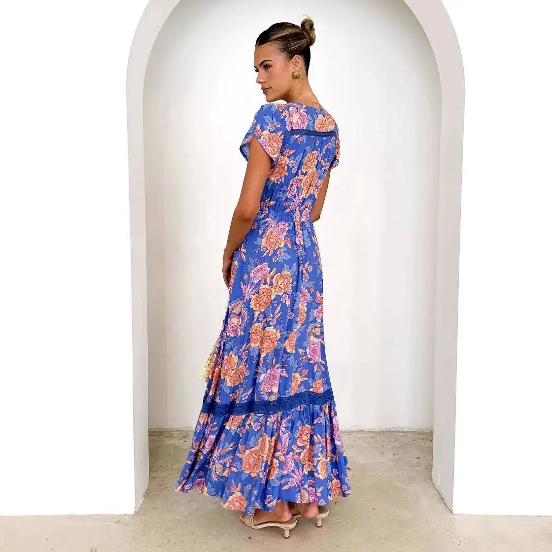 

With New Summer Dress A High-end Feel, Long Skirt With A Cinched Waist For A Slimming Effect, V-neck, Single-breasted, Ruffle