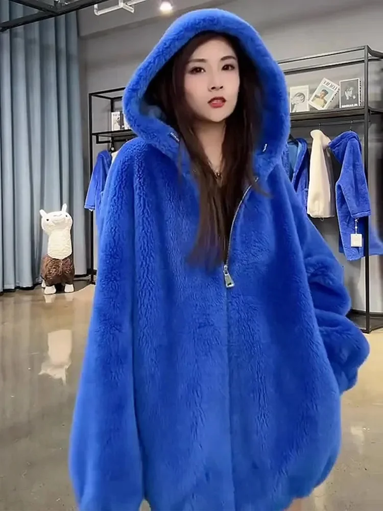 European 2024 Autumn Winter New Female Item High-end Niche Unique and Chic Thick and Warm Klein Blue Hooded Lambhair Jacket