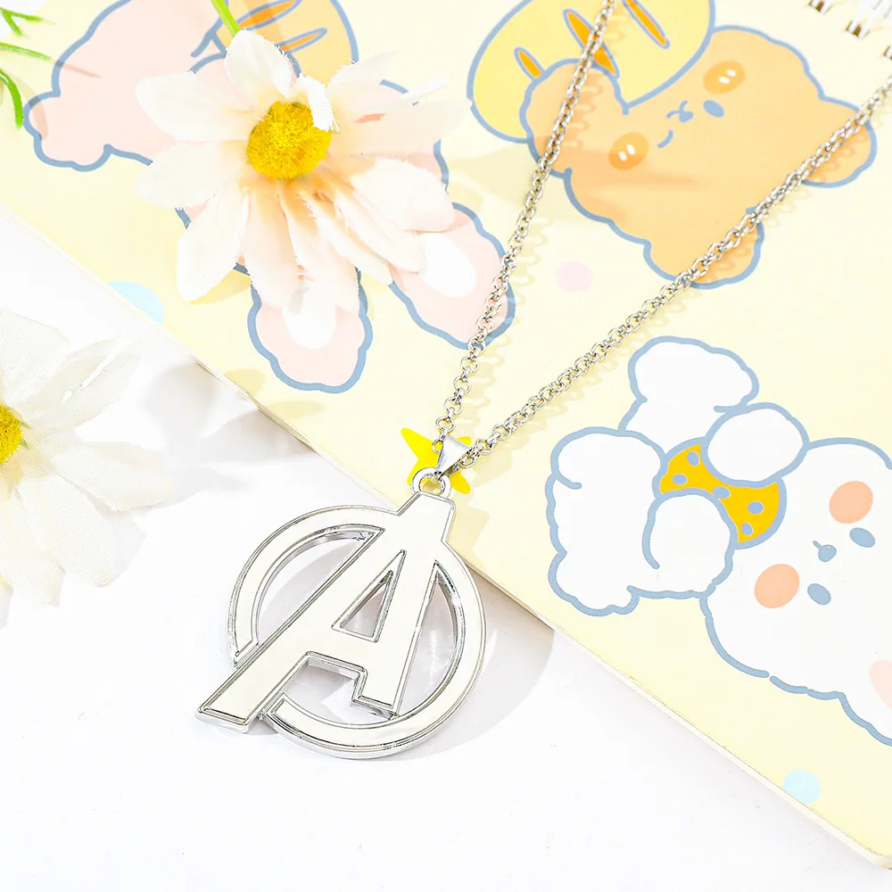 Avengers Logo Anhänger-Halskette Superhelden-Mode Coole Schmuck-Accessoires für Filmfans Einzigartige Geschenkidee – Detail 5