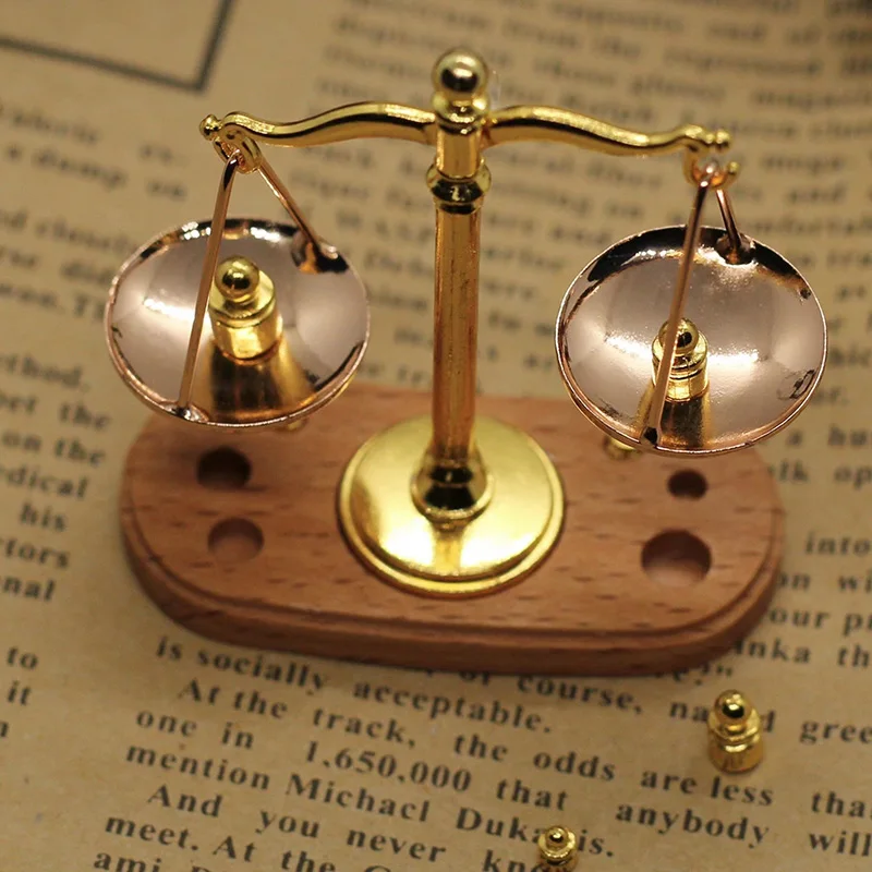 Vintage Mini Balance Scales Model Miniature Ornament Exquisite Dollhouse Antique Justice Scale Decoration Accessories Kids Gift