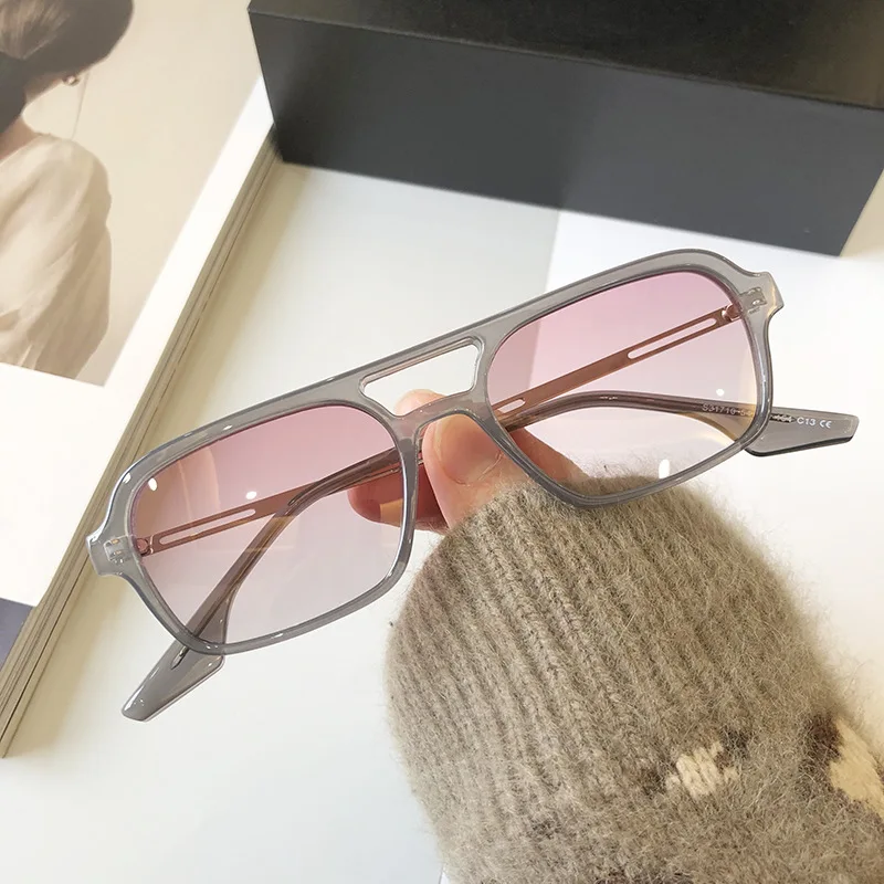 Okulary przeciwsłoneczne w stylu retro z kwadratową ramką dla mężczyzn i kobiet z tymi samymi europejskimi i amerykańskimi okularami przeciwsłonecznymi z podwójną wiązką Trend do noszenia dekoracyjnych