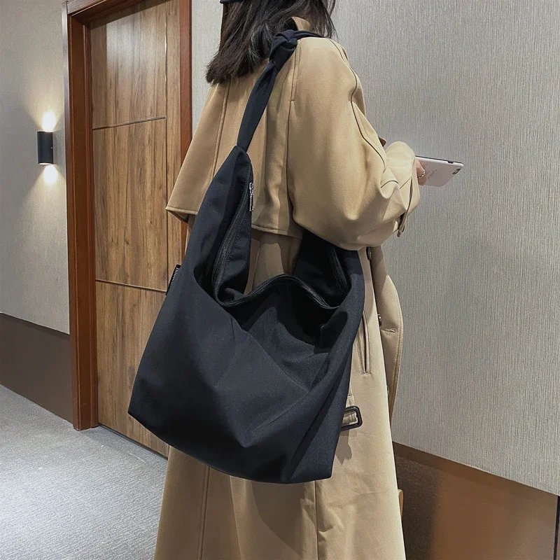 

Pure Color Nylon Big Tote Bags for Women 2025 New Shoulder Shopping Bag Waterproof Fabric Handbags Simple Fashion Hobo