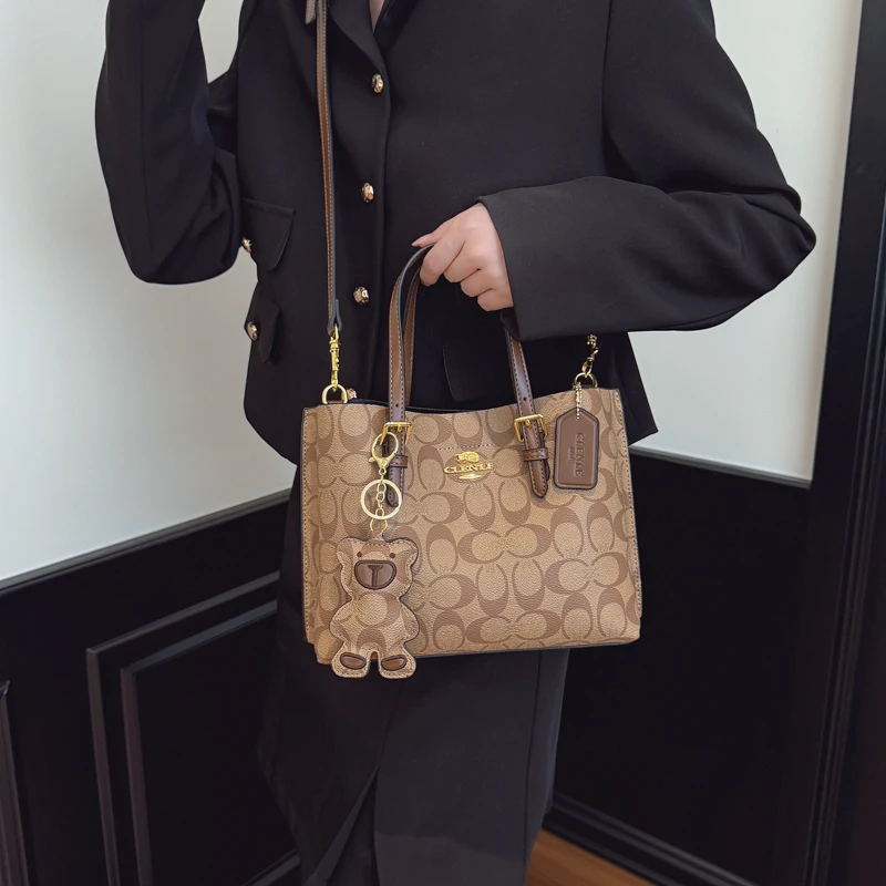 

2025 Новая модная шикарная минималистичная сумка-мессенджер в Парижском стиле для женщин с винтажным дизайном из кожи и буквенным логотипом