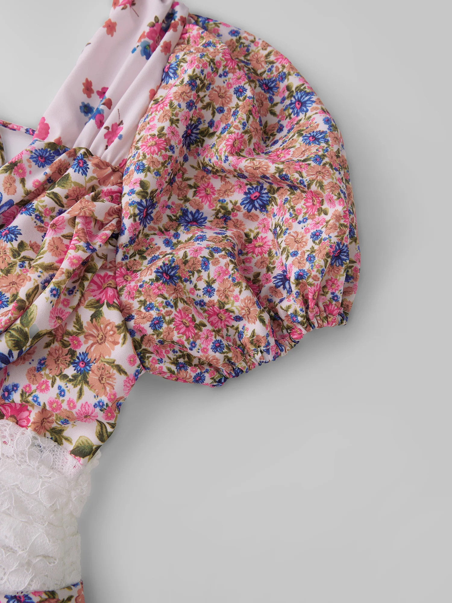 Damska sukienka mini w kwiaty Stylowa sukienka z krótkim rękawem i dekoltem w kształcie litery A