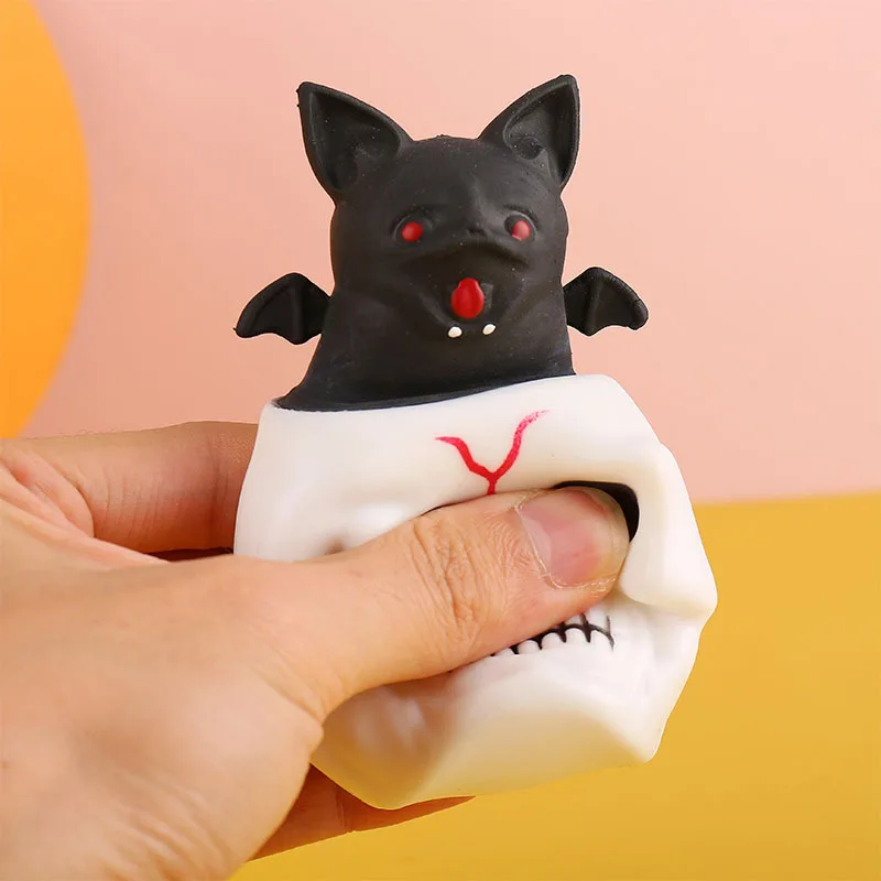 Neue Halloween Schädel Fledermaus Squeeze Cup Pinch Happy Prank Stress Relief Vent Spielzeug Geschenk K29