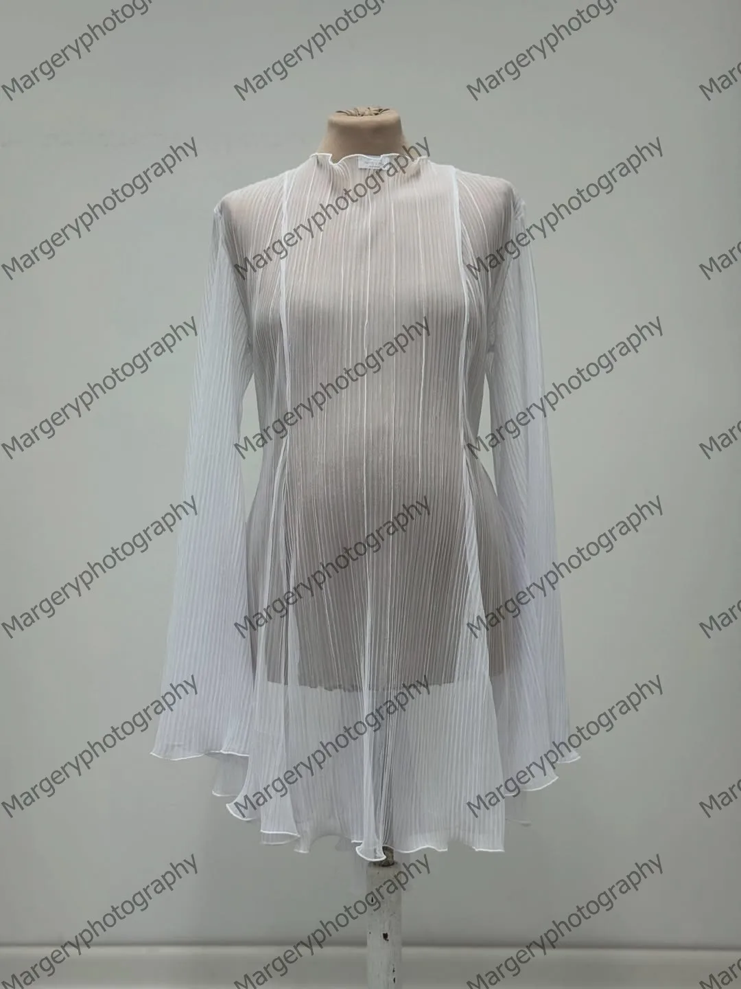 فستان حمل فريد من نوعه شفاف مكشكش للنساء بقماش شفاف فساتين قصيرة للتصوير الفوتوغرافي أنيقة بأكمام مضيئة من التول فستان الحمل