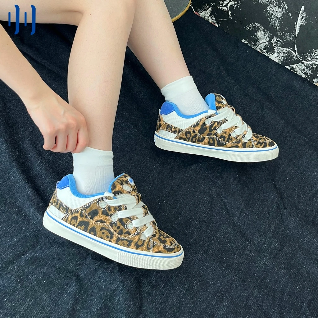 Ollieskate Fabric Leopard Print Bread Sneakers Retro Trendy Low Top Unisex Casual Skateboard Shoes
