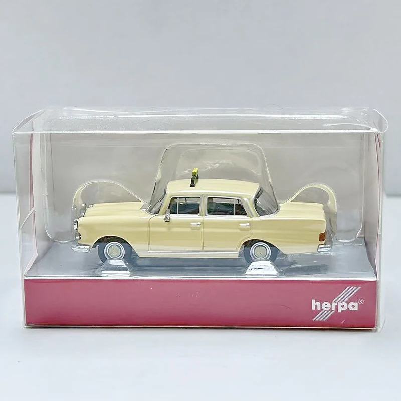 1/87 هيربا BZ W110 200 نموذج سيارة تاكسي عتيقة