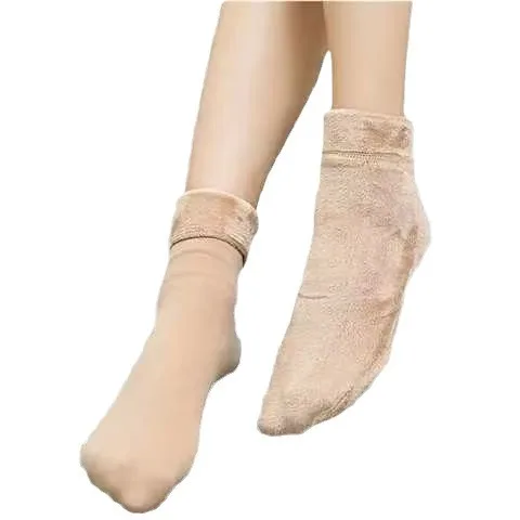 ถุงเท้ากีฬาแบบหนา 4 คู่ สำหรับฤดูหนาว ถุงเท้าขนแกะหนานุ่ม อุ่นสบาย ถุงเท้าผู้หญิงแบบยาวถึงกลางน่อง ถุงเท้าสำหรับใส่ในบ้าน รุ่น B8W152