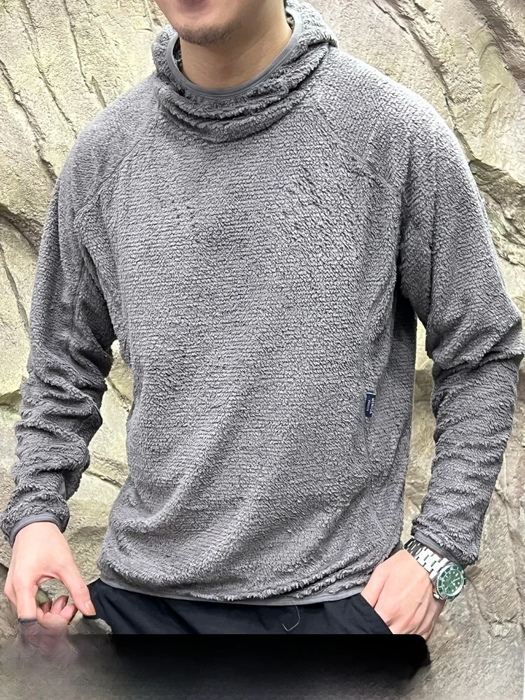 柔らかく快適なフリース裏地付きハイカラーフーディー、アウトドアカップル向け、暖かく快適なベースレイヤーシャツ、ポリエステル長袖スウェットシャツ