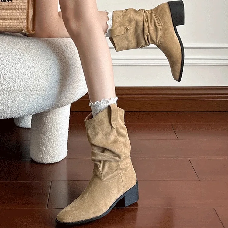 Botas de vaquero del oeste para mujer, botas de tubo medio Retro versátiles para Cosplay, mangas de tacón alto, botas informales para fiesta de Halloween 2025