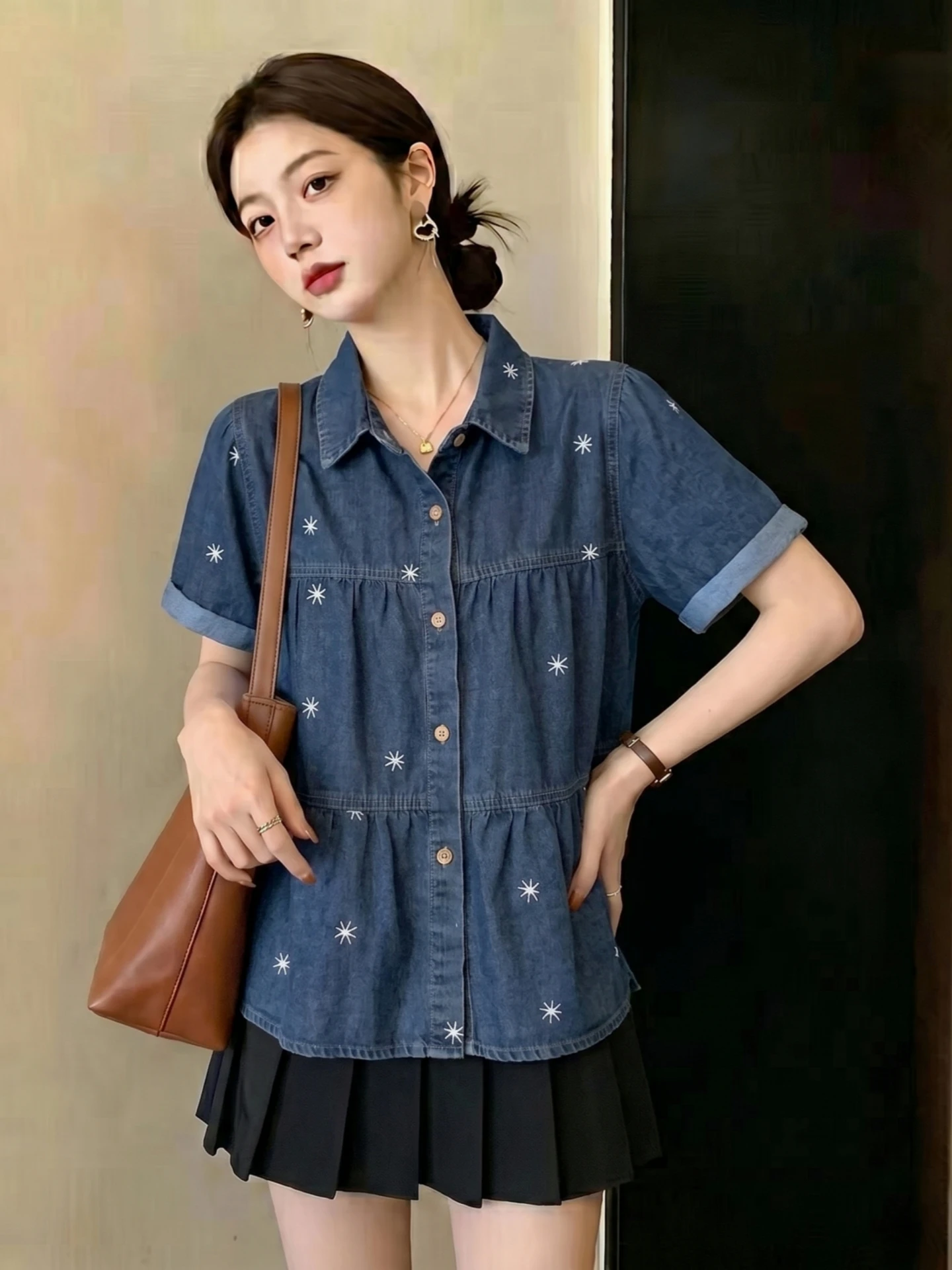 

Retro Blue Short Sleeve Denim Shirt Women's Summer 2026 New plus Size Slimming Design Embroidery Top Korean Style Loose Fit
