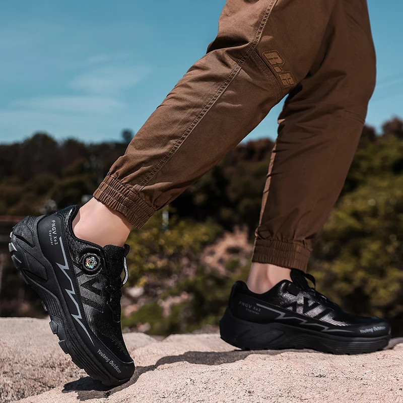 Spring Lightweight And Breathable Casual Outdoor Shoes New Wear-Resistant And Anti Slip Hiking Sports Knob Buckle Off-Road Shoes