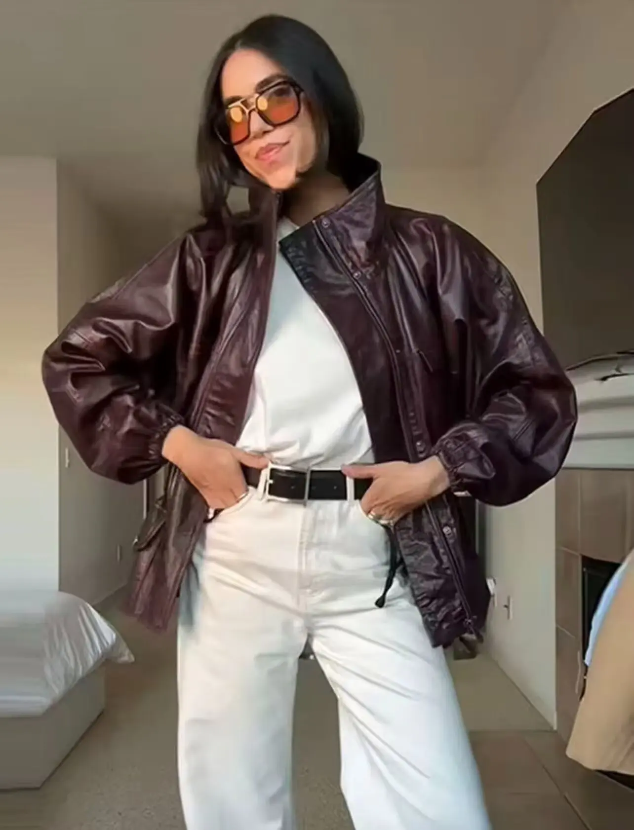 

Модная красная куртка из искусственной кожи с воротником-стойкой, пальто с длинными рукавами и карманами на талии, осень 2021, женская шикарная уличная верхняя одежда