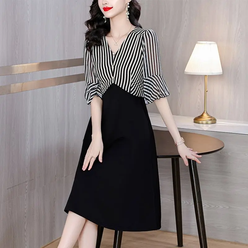 

Temperament Office Lady Summer New Dresses Women's V-Neck Striped Button Patchwork Slim Half Sleeve Fake Two Pieces A-line Dress