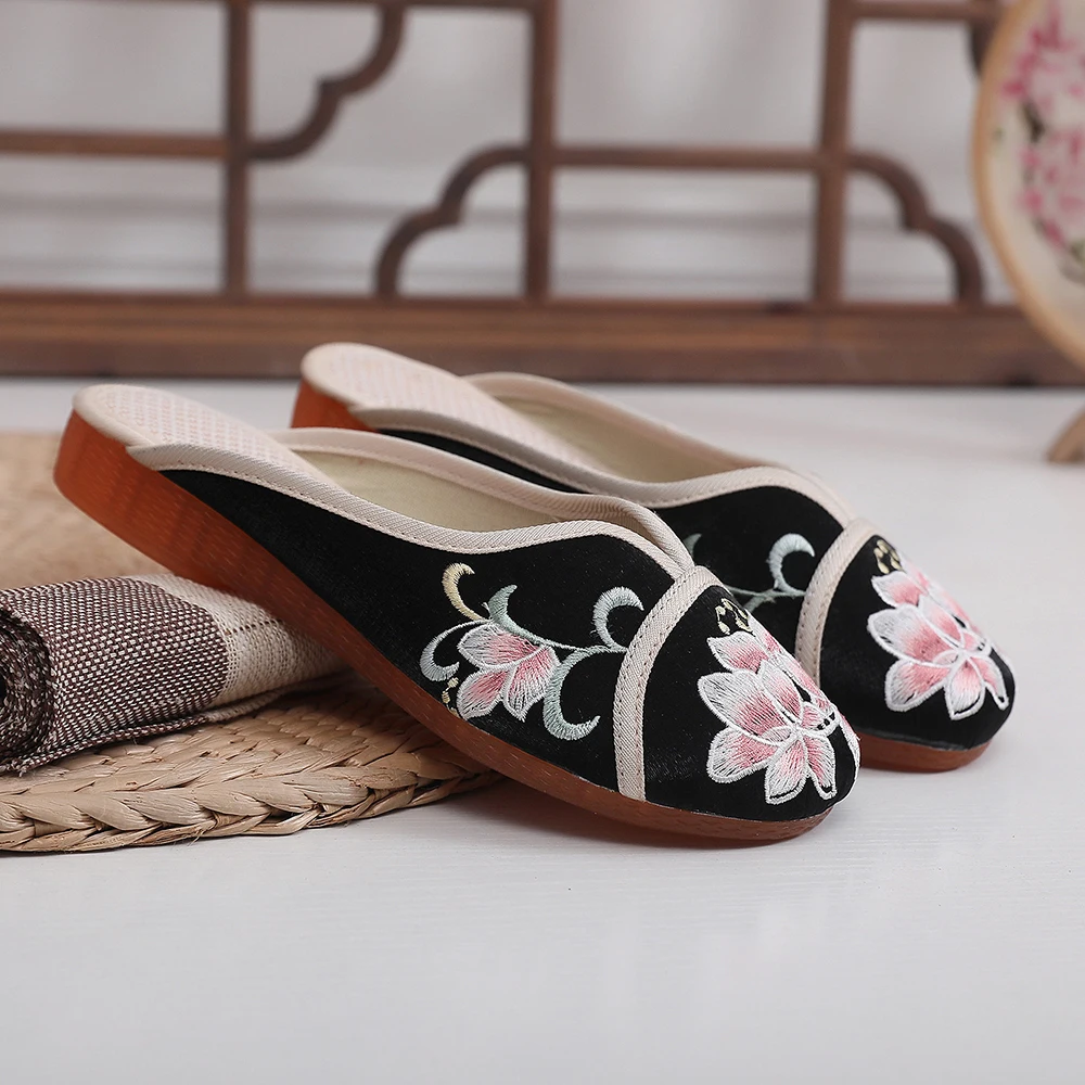 Veowalk Lotus Embroidered Retro Women Cotton Close Toe Flat Mules Slippers Summer Comfortable Home Outside Shoes Black Red White