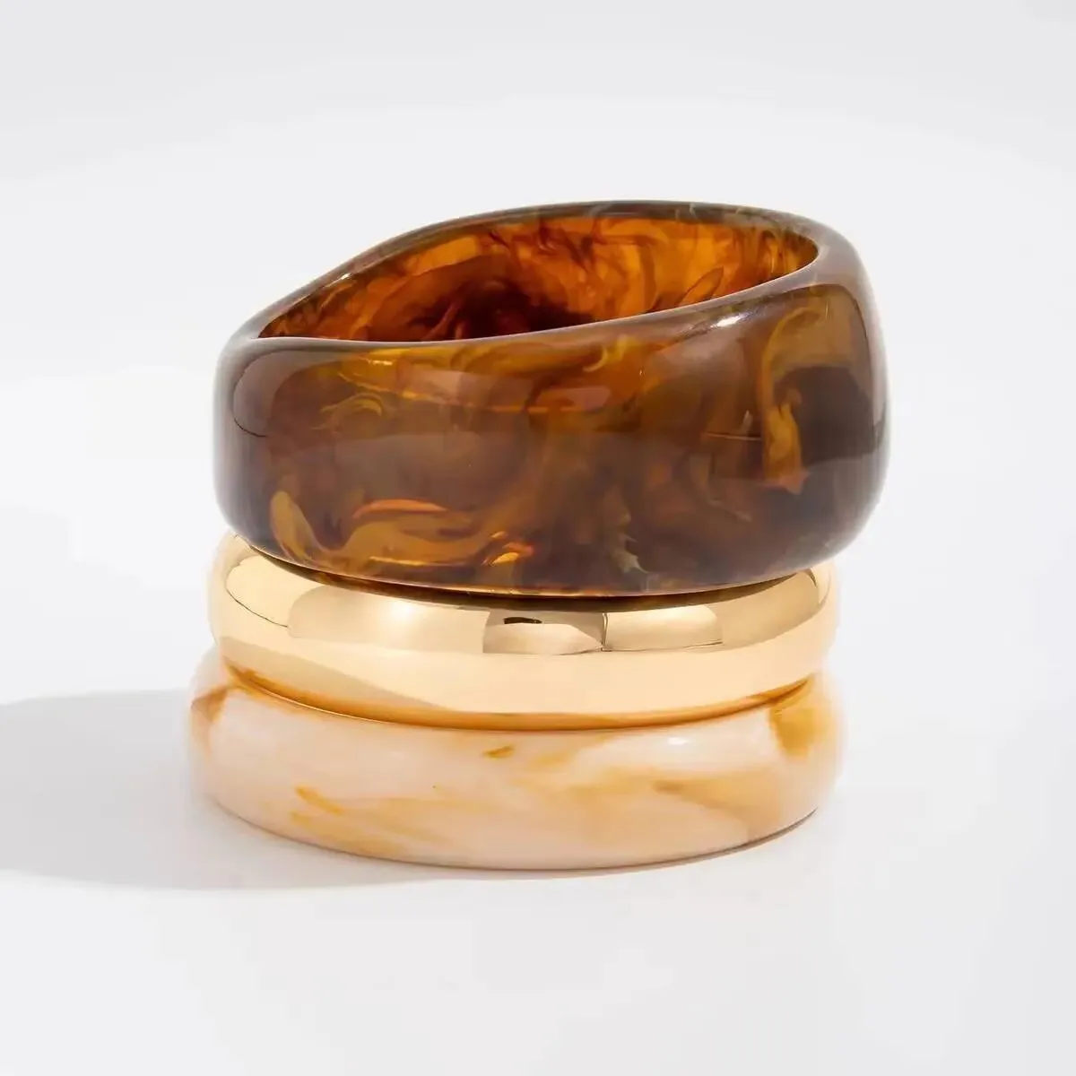 KunJoe ريترو براون سميكة الراتنج الاكريليك سوار للنساء البوهيمي كبير جولة واسعة سوار الإسورة تكويم اليد مجوهرات هدايا