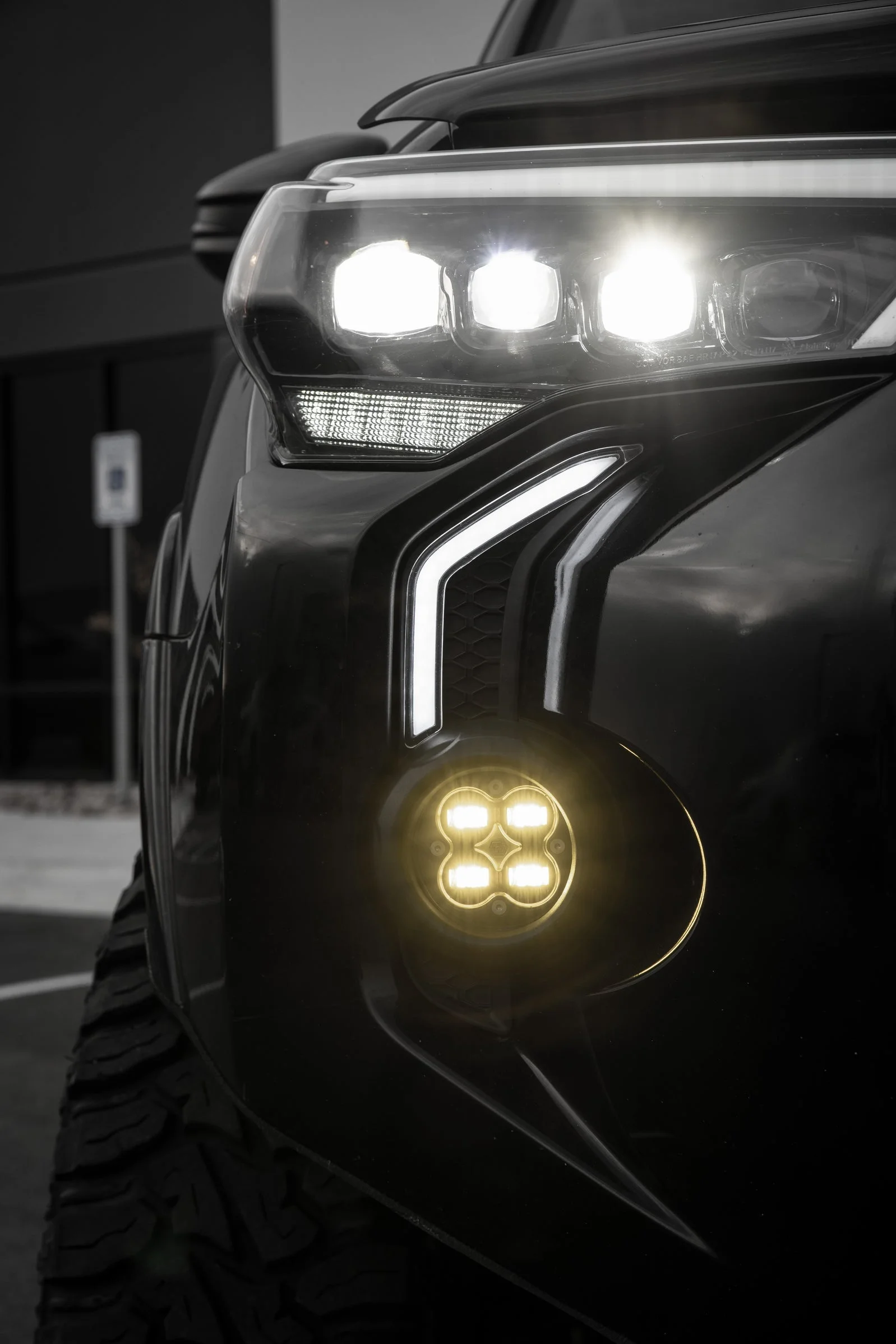 2014+ LED Daytime Running Light White/Amber LED Foglamp Cover Foglight for Toyota 4Runner