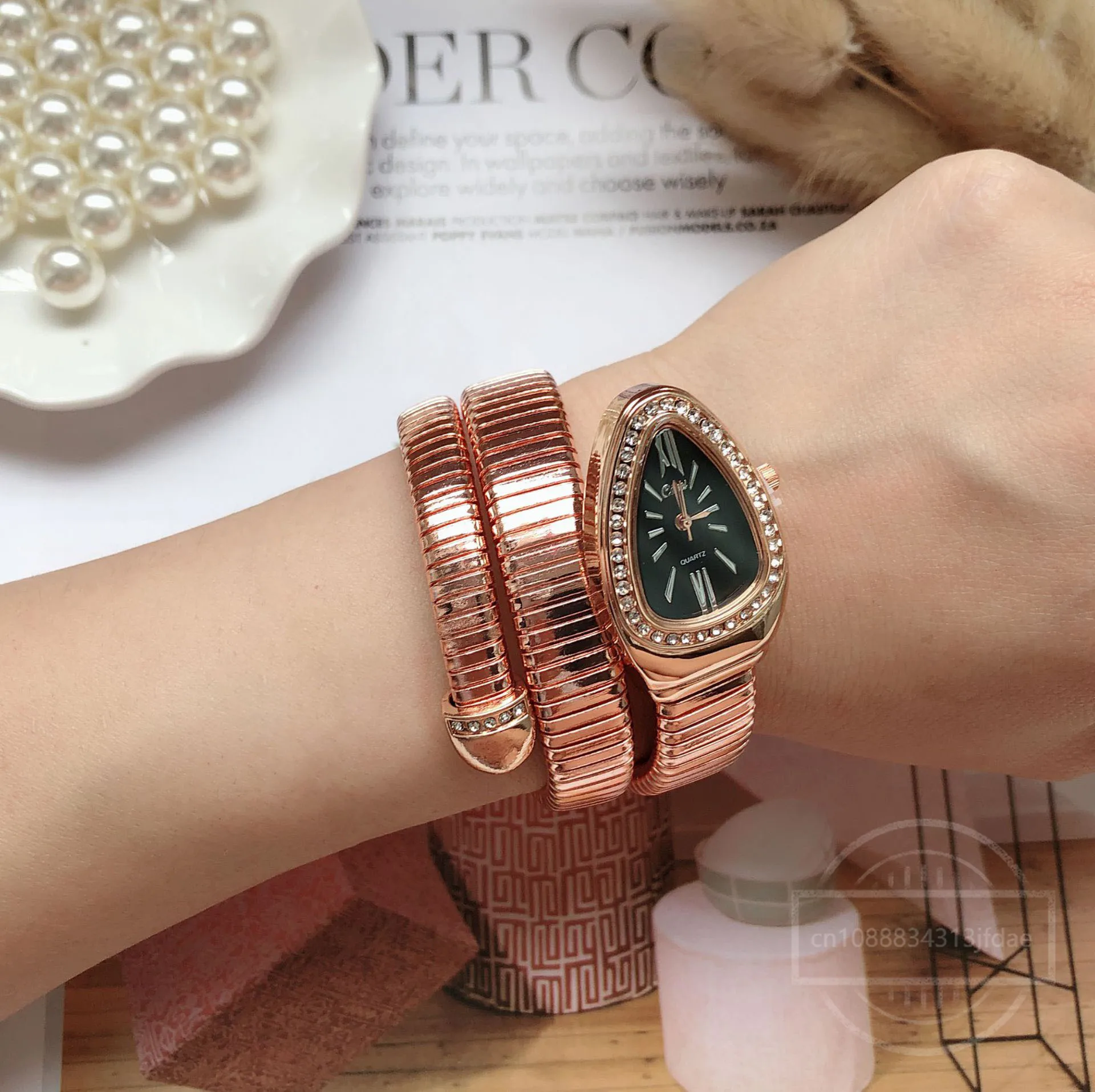 Women Quartz Watch Bracelet Stainless Steel Fashion Gold Ladies Watches Clock High-quality Luxury Ladies Wristwatch