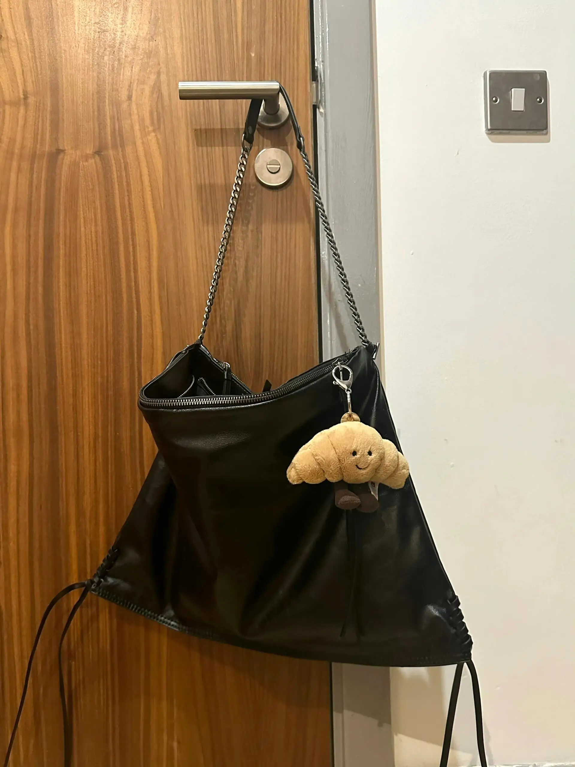 

Chinoiserie Soft Leather Chain oulder Bag 2024 New Faion Commuter Tote Versatile Underarm Bag Modern Neutral Sle Daily Use