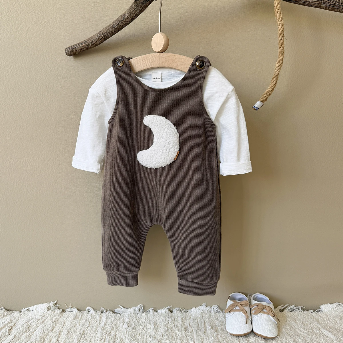 Newborn Autumn Sleeveless Overalls, Brown Ribbed Romper With Fuzzy Moon Patch, Shoulder Button Cute Baby Jumpsuit