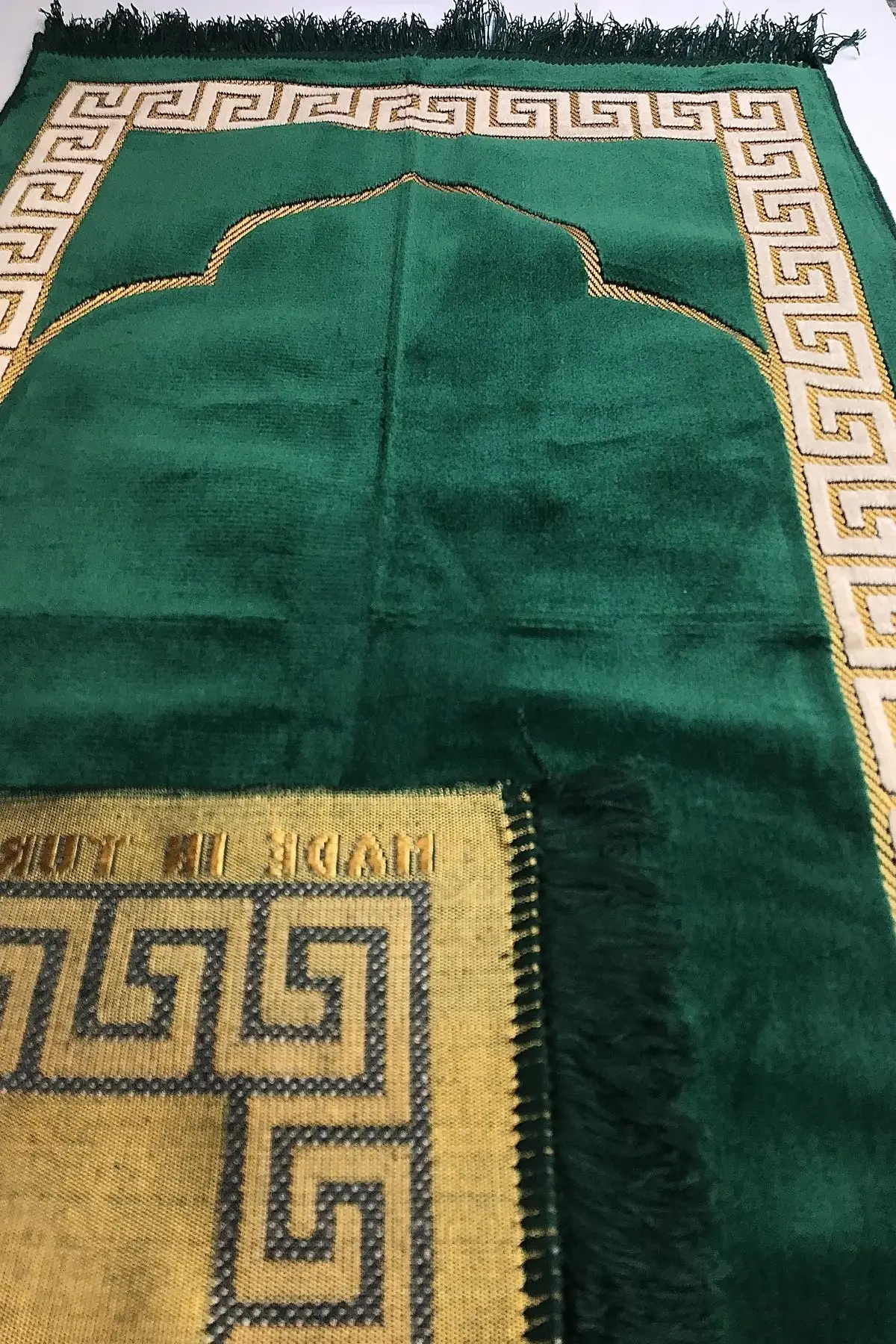 DOLBOVI pattern, flat green prayer Rug, velvet Yasin, pearl rosary Meditation Rug