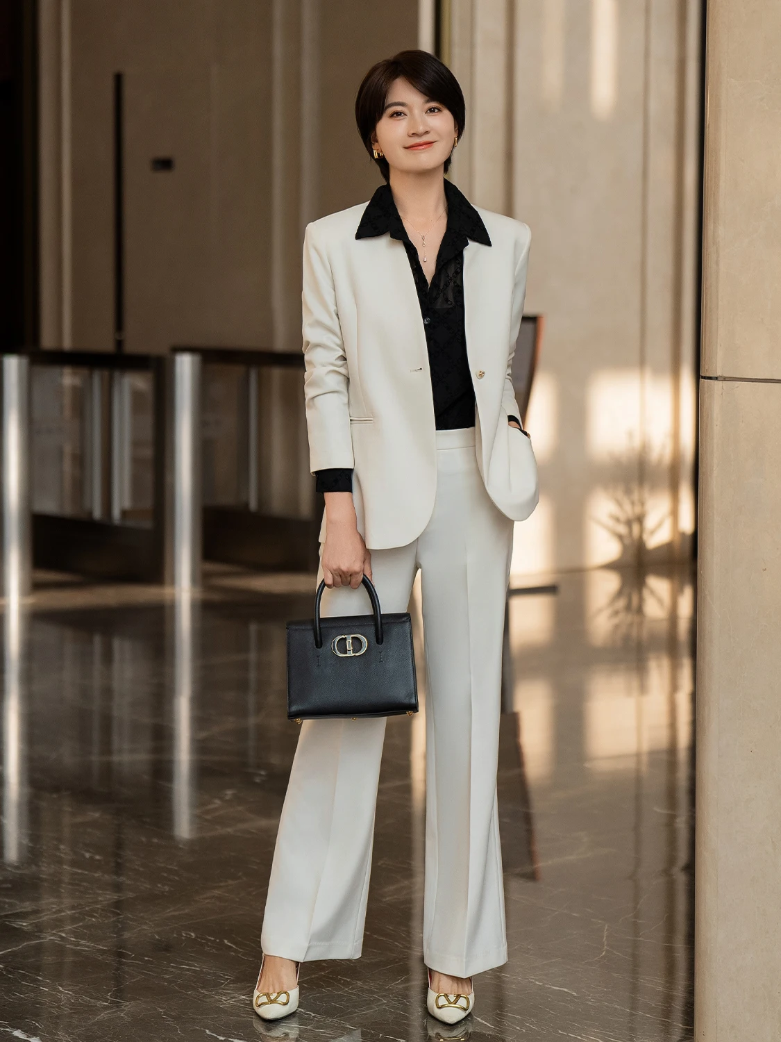 

Стильный профессиональный женский костюм-двойка для повседневной носки и офиса, с длинными рукавами, из полиэстера, модный деловой наряд