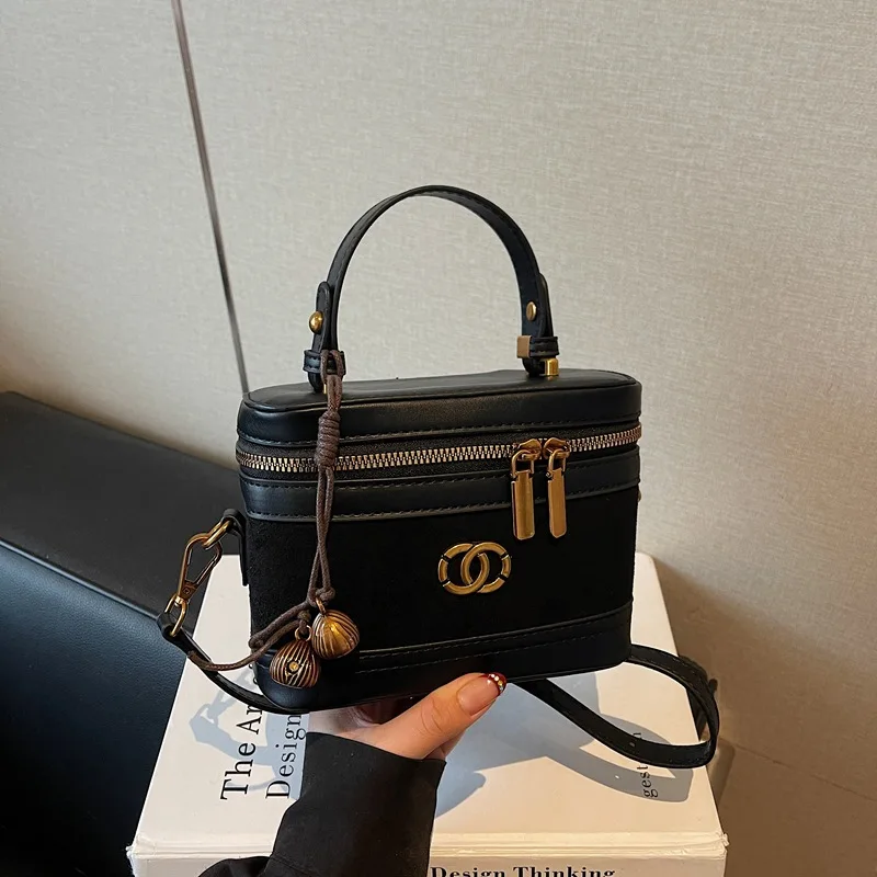 

2025 Retro Women's Shoulder Bag, Genuine Leather Multi-way Crossbody Purse, Vintage Large Capacity Tote for Work Commute Dating