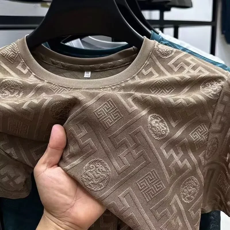 الرجال الصيف جديد الحرير الجليد قصيرة الأكمام المطبوعة تي شيرت جولة الرقبة شعور رائع عارضة أعلى قاعدة قميص رقيقة تنفس المحملة