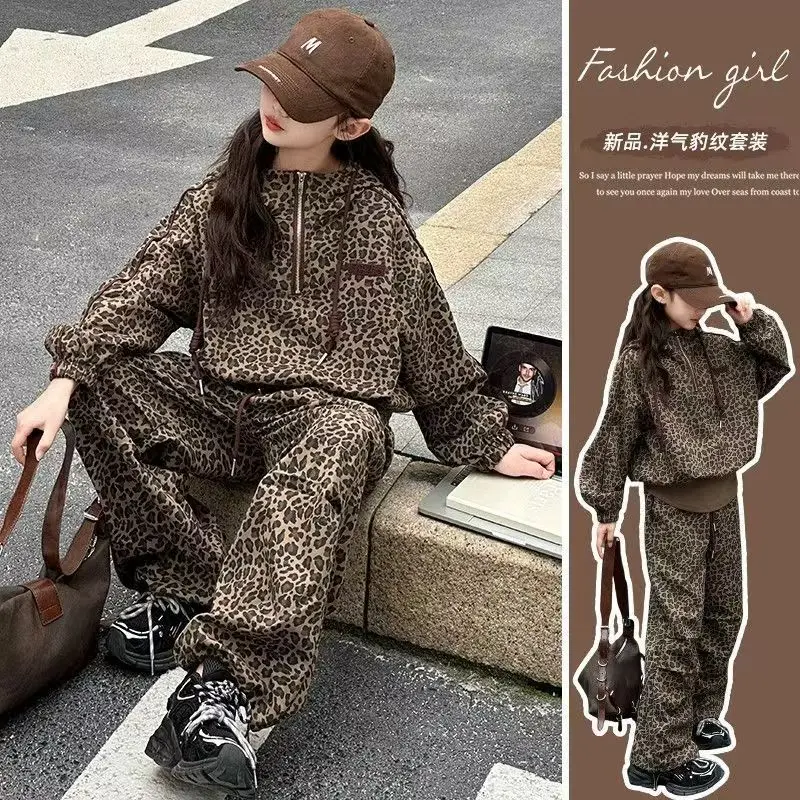 

Girls' Korean Version Casual Suit, Spring and Autumn Half Zip Hoodie Children's Leopard Print Fashionable and Cool Two-piece Set