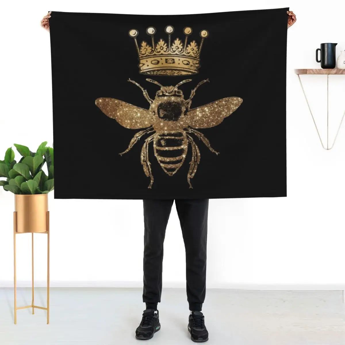Queen Bee Classic . Throw Blanket Soft Beds halloween Sofa Quilt Flannel Fabric Beautifuls Cute Blankets