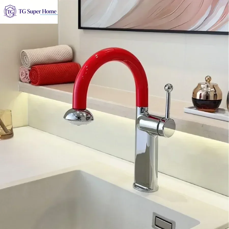 Splash-proof, all-copper pull-out hot and cold tap for the home kitchen; suitable for both sink and washbasin