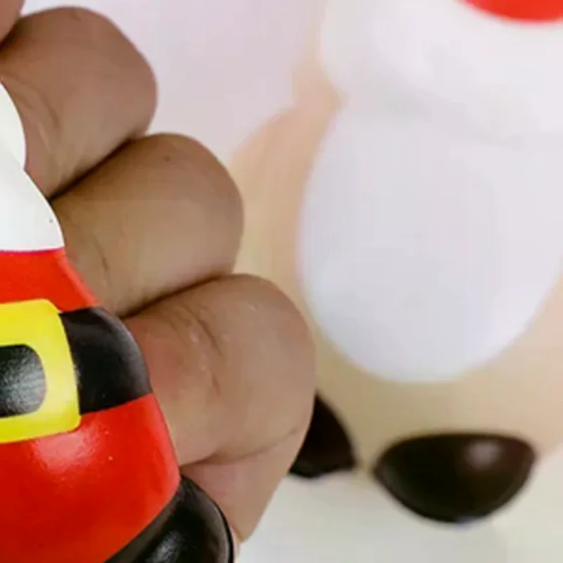 4 szt. Świąteczne zabawki antystresowe: Święty Mikołaj, renifer, bałwan, miękkie zabawki z powolnym powrotem do kształtu, urocze kreskówkowe zabawki, prezenty świąteczne