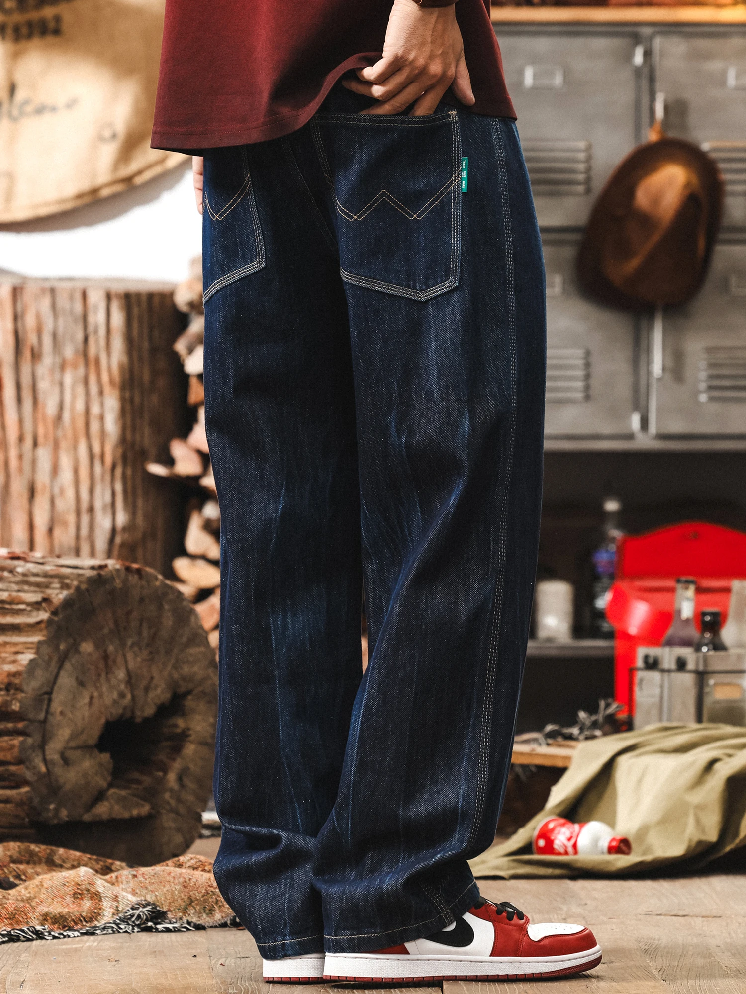 

Американские ретро-джинсы свободного кроя с широкими штанинами для мужчин: новые модные повседневные джинсы из денима, осенние прямые свободные джинсы из смесового хлопка и полиэстера